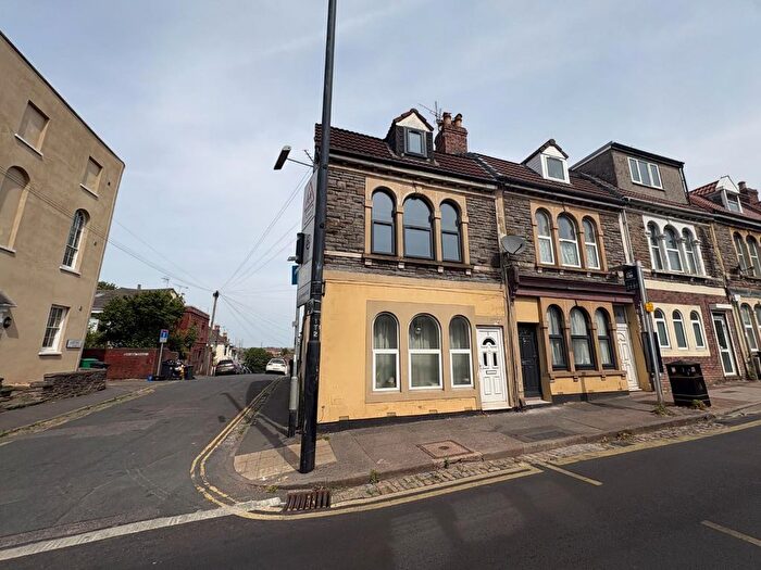2 Bedroom Maisonette To Rent In Clouds Hill Avenue, St George, Bristol, BS5