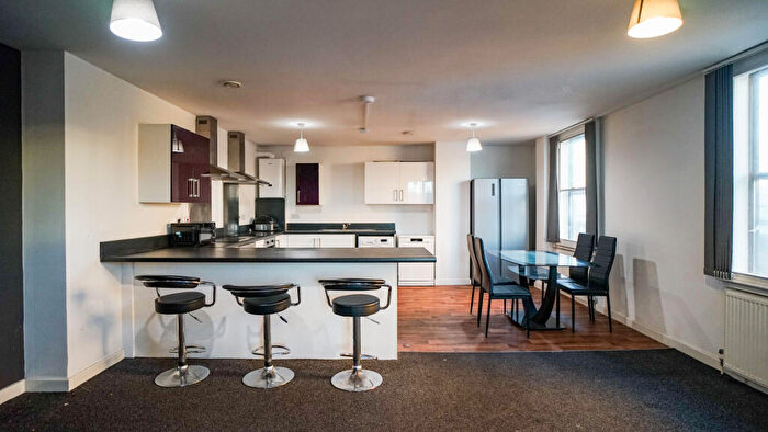 6 Bedroom Apartment To Rent In West Street, Sheffield, S1