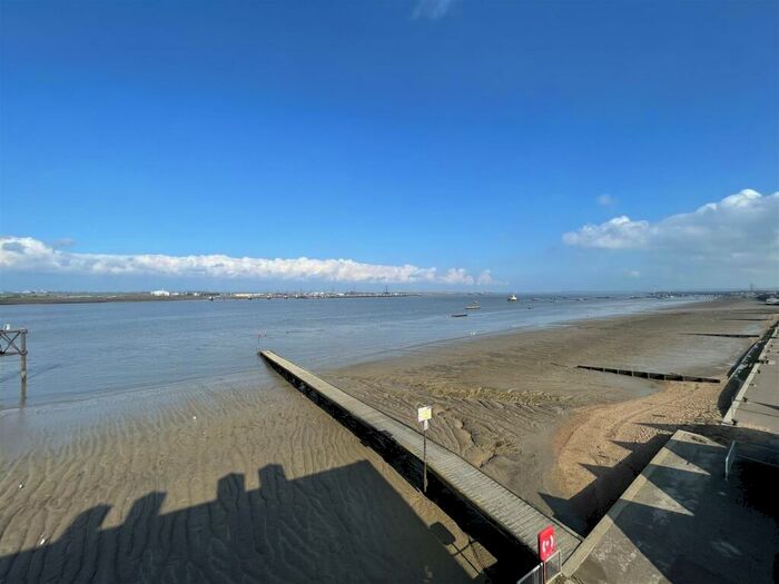 2 Bedroom Apartment To Rent In Heritage Quay, Commercial Place, Gravesend, DA12