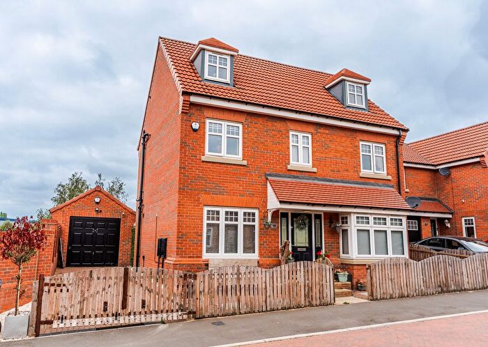 4 Bedroom Detached House For Sale In Amberwood Chase, Dewsbury, WF12