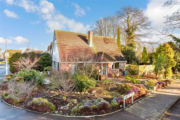 2 Bedroom Detached House For Sale In Harrow Dene, Broadstairs, Kent, CT10