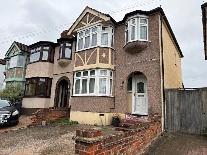 3 Bedroom End Of Terrace House For Sale In Abbs Cross Lane, Hornchurch, RM12