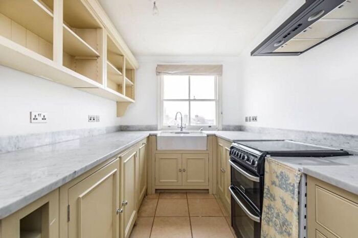 2 Bedroom Flat To Rent In Spring Terrace, Richmond, TW9