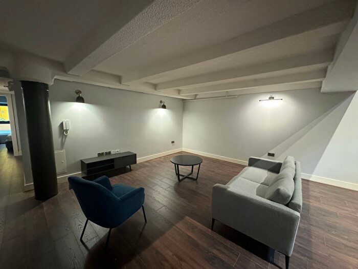 2 Bedroom Flat To Rent In Tobacco Warehouse, Liverpool, L3