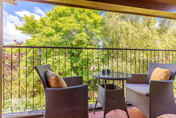 2 Bedroom Flat For Sale In St. Winifreds Road, Bournemouth, BH2