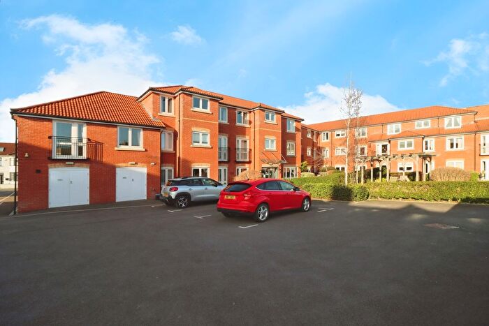 1 Bedroom Flat For Sale In Maywood Crescent, Bristol, Somerset, BS16