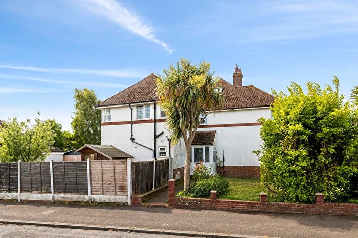 4 Bedroom Semi Detached House For Sale In Surrenden Road, Folkestone, CT19