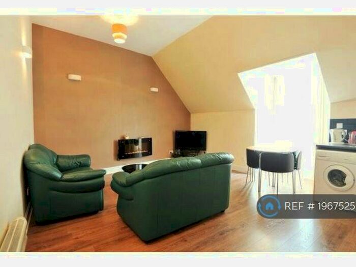 2 Bedroom Flat To Rent In Market Street, Aberdeen, AB11