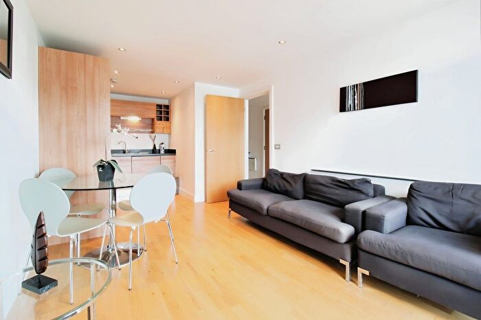 1 Bedroom Flat To Rent In Chadwick Street, Hunslet, Leeds, West Yorkshire, Uk, LS10