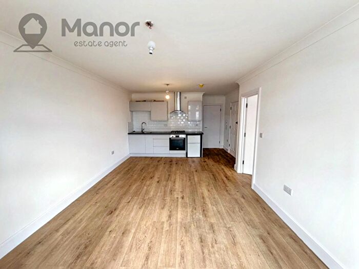 3 Bedroom Maisonette To Rent In Ilford Lane, Ilford, IG1