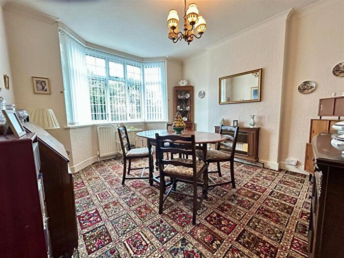 3 Bedroom Detached House For Sale In Banners Lane, Halesowen, B63