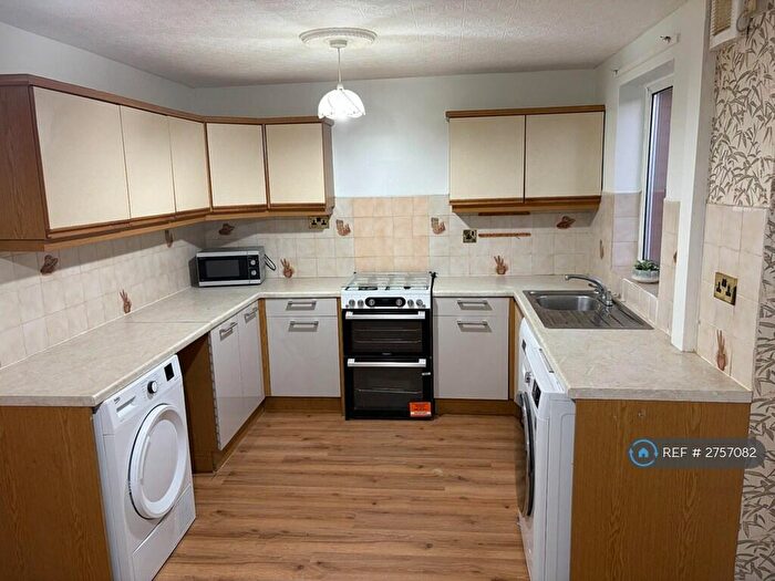 2 Bedroom Semi Detached House To Rent In Rosebank Gardens, Leeds, LS3