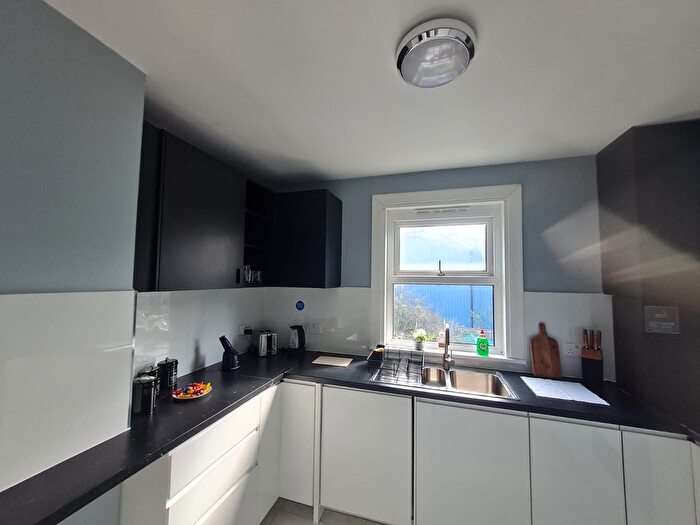 3 Bedroom Flat To Rent In Orford Road, Walthamstow, E17