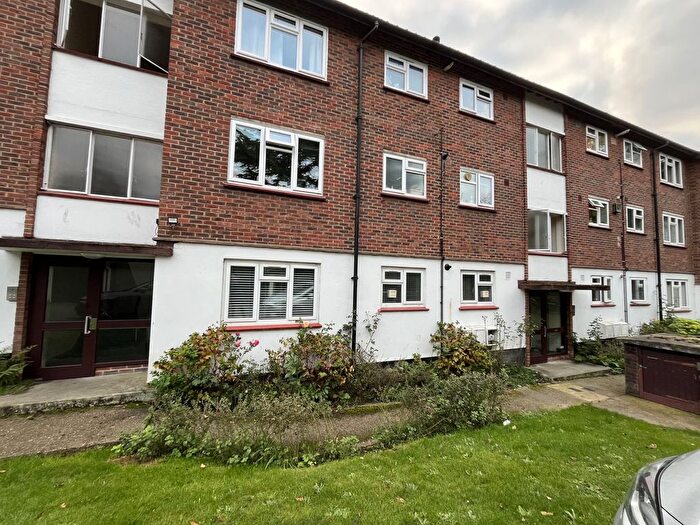 2 Bedroom Flat To Rent In Woodlands, Southend Road, Beckenham, BR3