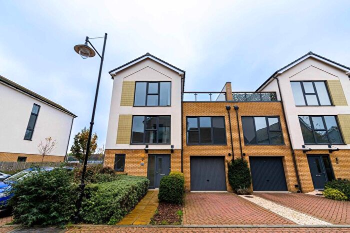 5 Bedroom Terraced House To Rent In Westerly Way, St Mary`s Island, Chatham, Kent, ME4