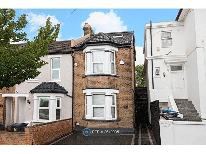 5 Bedroom End Of Terrace House To Rent In Luna Road, Thornton Heath, CR7