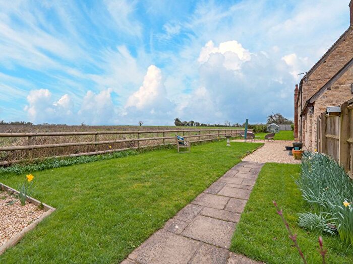 6 Bedroom Detached House For Sale In Warrens Cross, Lechlade, GL7