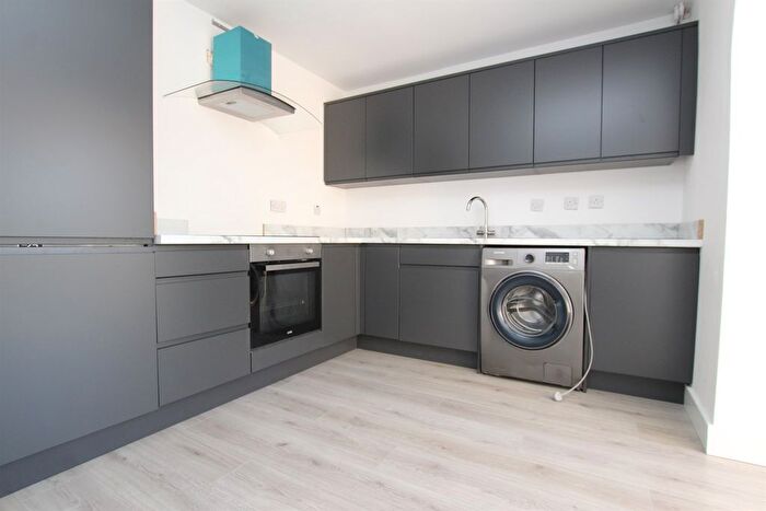 2 Bedroom Semi-Detached House To Rent In Cranford Gardens, West Bridgford, Nottingham, NG2