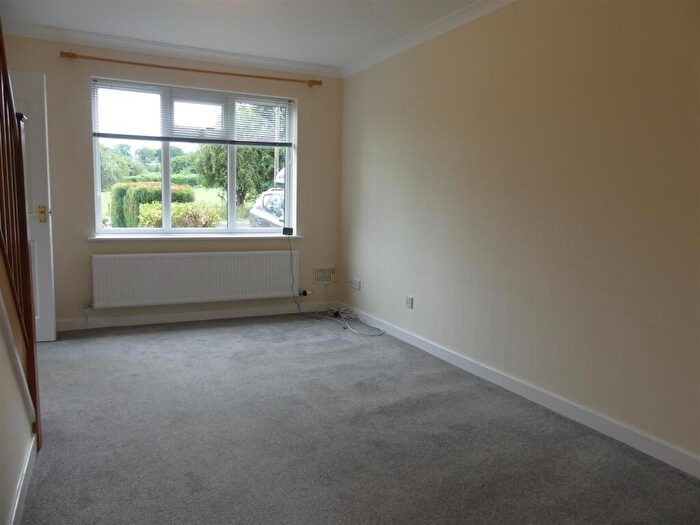 2 Bedroom Semi-Detached House To Rent In Taylor Avenue, Silsden, BD20