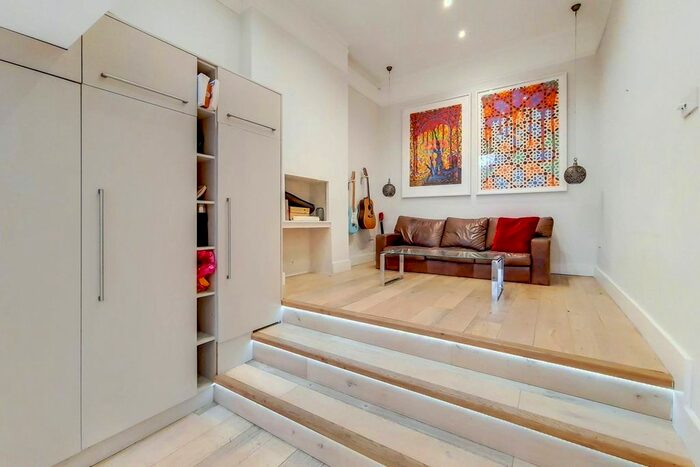 5 Bedroom Detached House To Rent In St Julians Farm Road, West Norwood, London, SE27