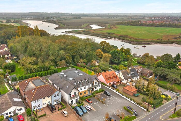 2 Bedroom Flat For Sale In Ferry Road, Hullbridge, SS5