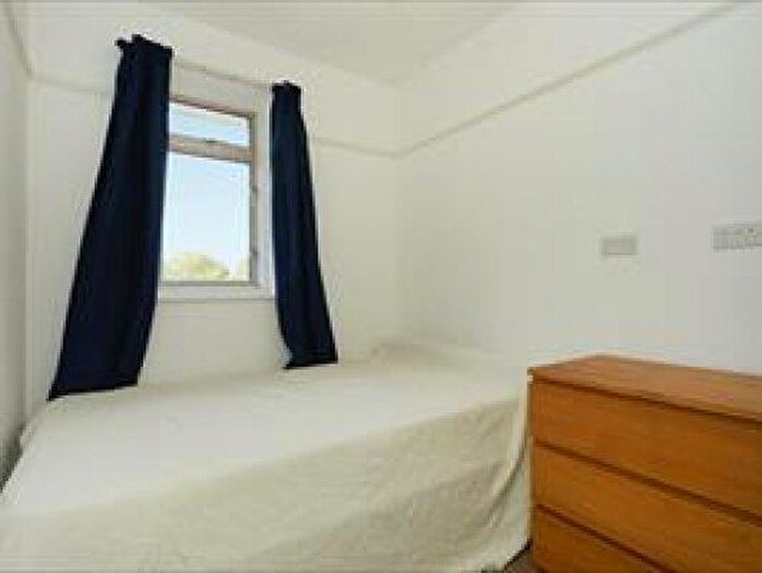 4 Bedroom Terraced House To Rent In Woodland Way, London, Greater London, CR4