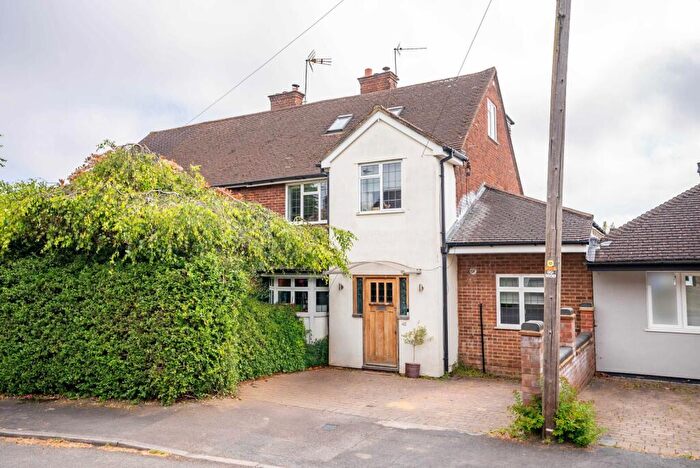 4 Bedroom Semi-Detached House To Rent In Carisbrooke Road, Harpenden, Hertfordshire, AL5