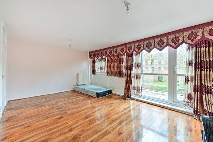 4 Bedroom Flat To Rent In York Road, Kingston, Kingston Upon Thames, KT2