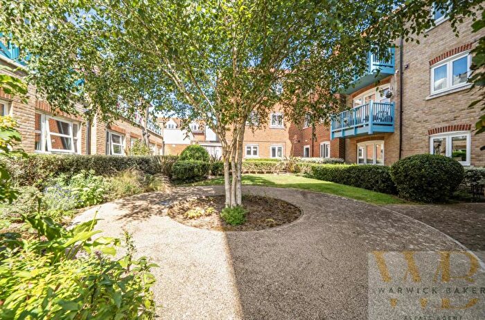 2 Bedroom Flat For Sale In Ropetackle, Shoreham-By-Sea, BN43