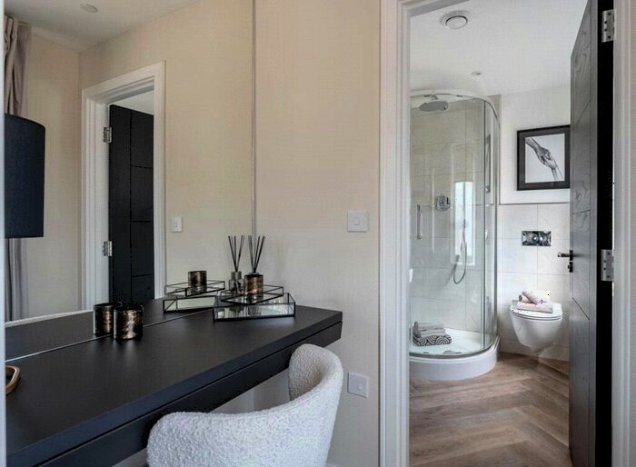 2 Bedroom Apartment For Sale In The Lakes, Channels, CM3