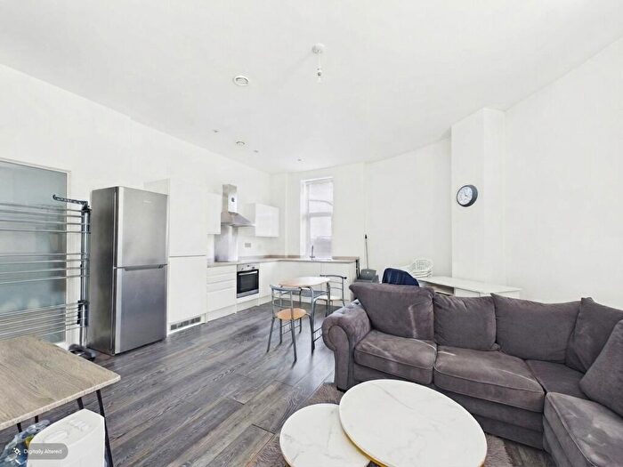 2 Bedroom Flat For Sale In Vicarage Farm Road, Peterborough, PE1