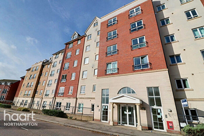 2 Bedroom Apartment For Sale In Broad Street, Northampton, NN1