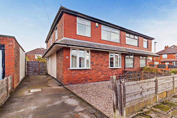 3 Bedroom Semi Detached House For Sale In North Road, Audenshaw, Manchester, M34