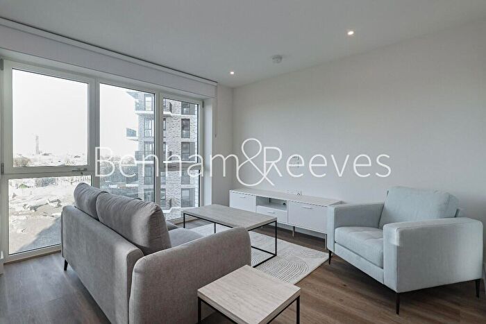 1 Bedroom Apartment To Rent In Maple Mews, Bow, E3