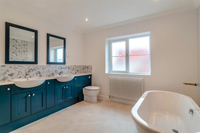 4 Bedroom Detached House For Sale In Rectory Gardens, Worlingham, NR34