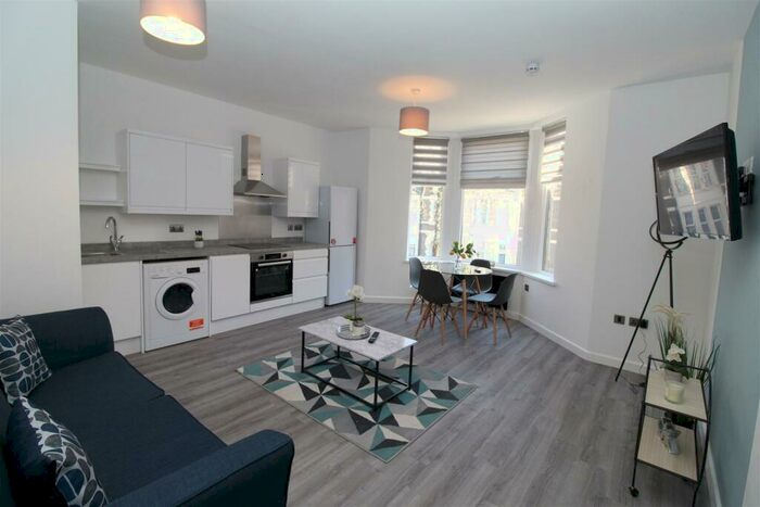 1 Bedroom Flat To Rent In Princes Street, Penylan, Cardiff, CF24