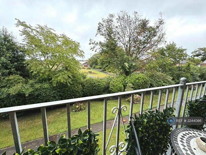 2 Bedroom Flat To Rent In Park View Court, Blackpool, FY4