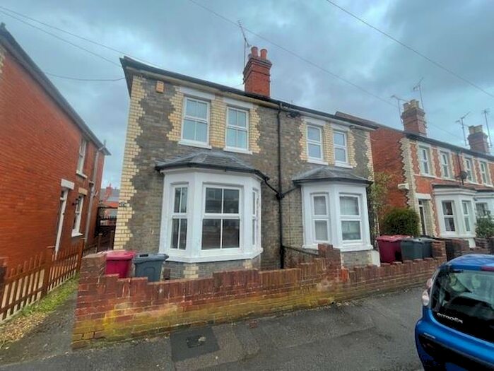 4 Bedroom Semi-Detached House To Rent In Kings Road, Caversham, RG4