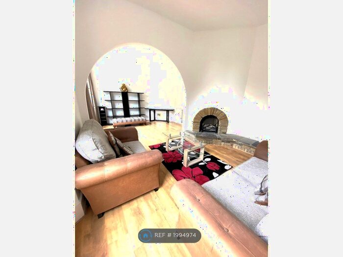 2 Bedroom Flat To Rent In South Lambeth Rd, Vauxhall, SW8