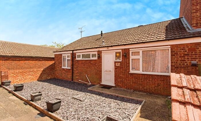 2 Bedroom Terraced Bungalow For Sale In Vincent Close, Newmarket, CB8