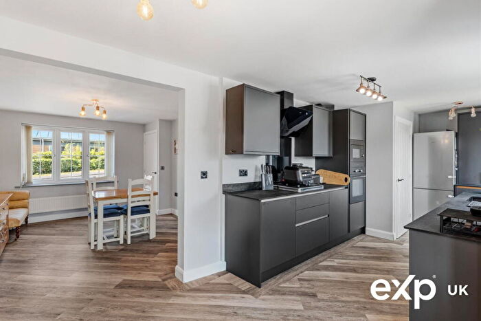 3 Bedroom Detached House For Sale In Sanderling Way, Forest Town, NG19