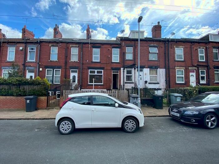 2 Bedroom Terraced House To Rent In Longroyd View, Leeds, West Yorkshire, LS11