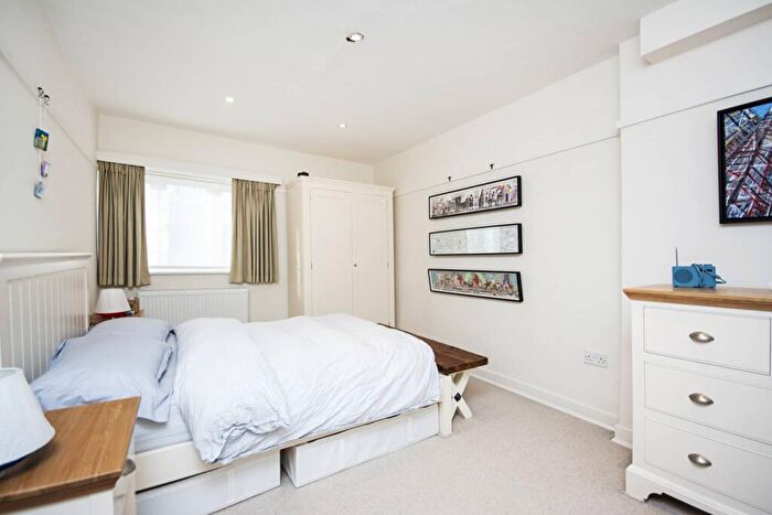 2 Bedroom Flat For Sale In Waterlow Court, Hampstead Garden Suburb, London, NW11
