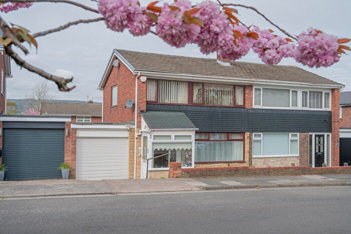 3 Bedroom Semi Detached House For Sale In St Andrews Drive, Gateshead, NE9