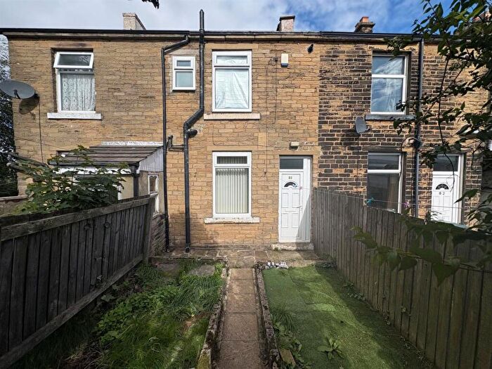 1 Bedroom End Of Terrace House For Sale In Rook Lane, BD4