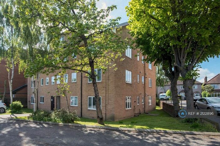 1 Bedroom Flat To Rent In Acacia House, New Malden, KT3