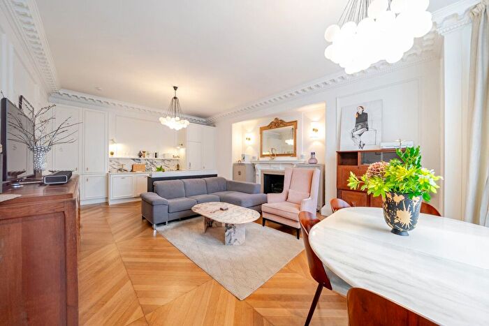 2 Bedroom Flat For Sale In Woodborough Road, Putney, London, SW15