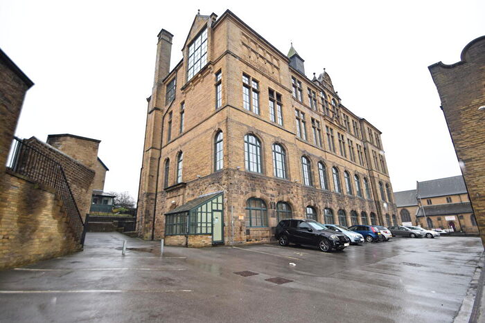 1 Bedroom Apartment To Rent In Byron Halls, Bradford, BD3