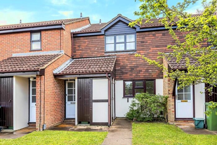 1 Bedroom Maisonette To Rent In Lindley Road, Walton-On-Thames, KT12