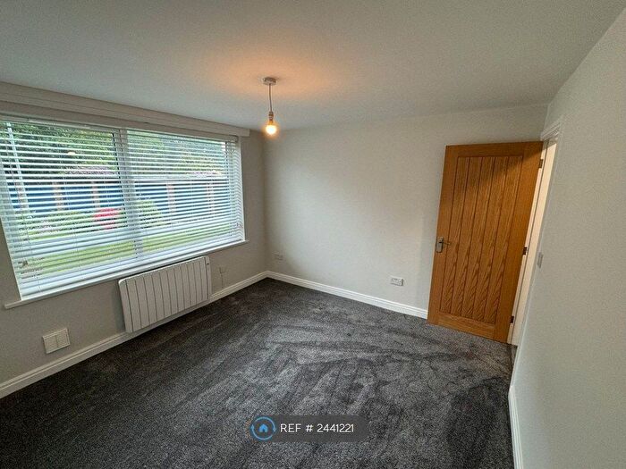 1 Bedroom Flat To Rent In Milwain House, Stockport, SK4